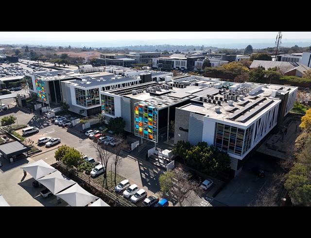 412M² OFFICE TO LET IN BRYANSTON